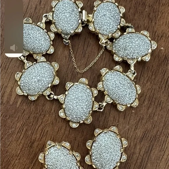 Nettie Rosenstein Gold Tone  Rhinestone Bracelet & Earrings Vintage Glam Signed - Picture 2 of 15